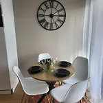Les Hauts De L' Escapade T2 Renove Parking Climatisation Et Piscine *